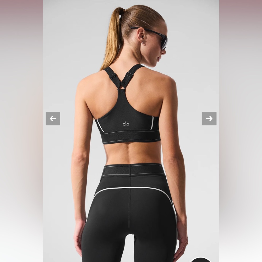 NEW - ALO Yoga Suit Up Bra Black - size M